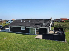 Four-Bedroom Holiday home in Løkken 3